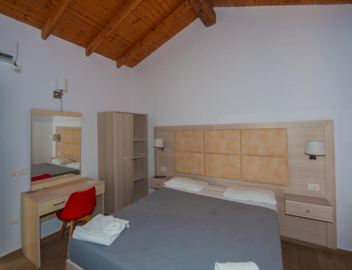 Blue Princess Hotel And Suites Liapades Exterior foto